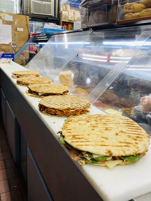 T&A Gourmet Deli Picture 5