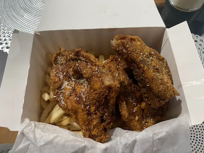 Crown - Chicken & Burger Picture 5