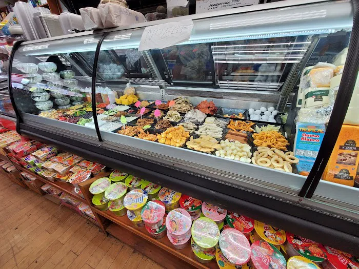 Big Apple 22 deli and grocery Picture 9
