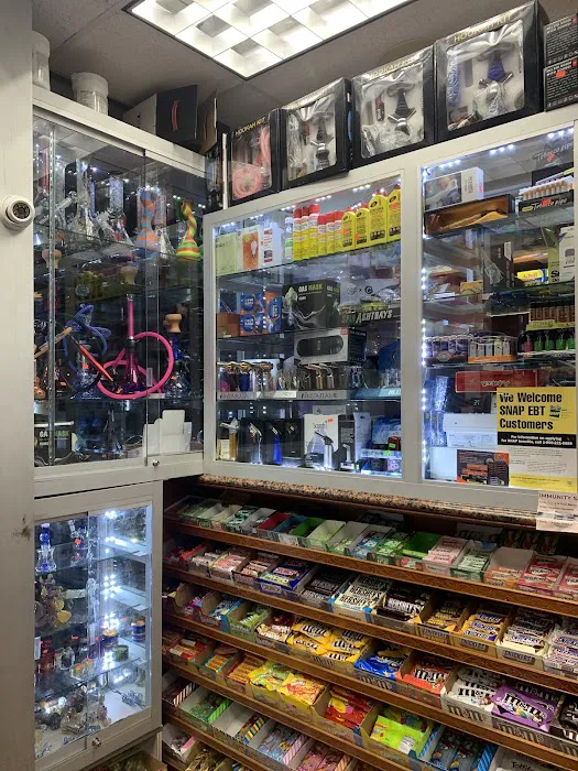 Big Apple 22 deli and grocery Picture 6