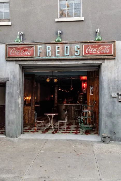 Fred's Dog House Picture 2