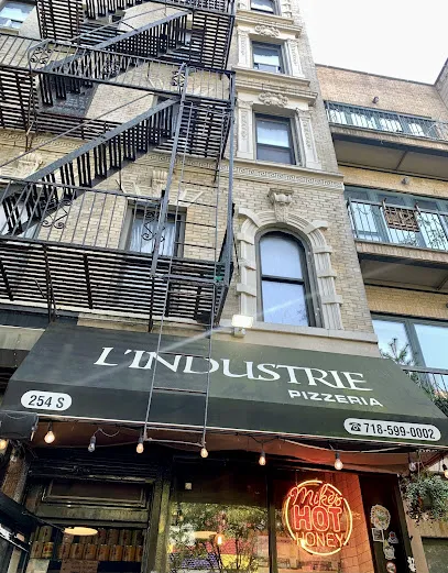 L'Industrie Pizzeria Picture 5