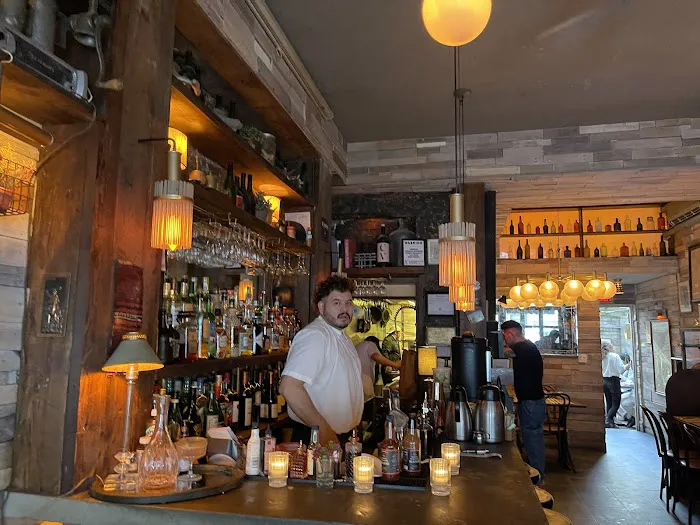 Tabare Williamsburg Picture 2