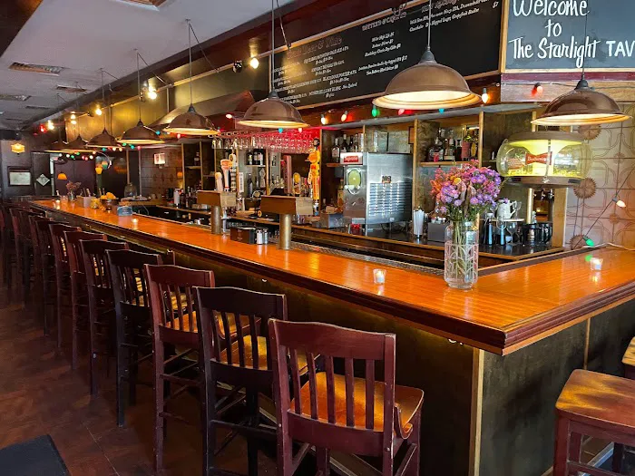 The Starlight Tavern Picture 9