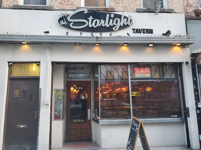 The Starlight Tavern Picture 5