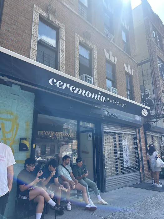 Ceremonia Bakeshop Picture 10