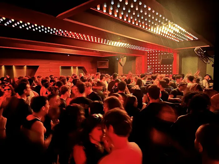 Jolene Sound Room Picture 10