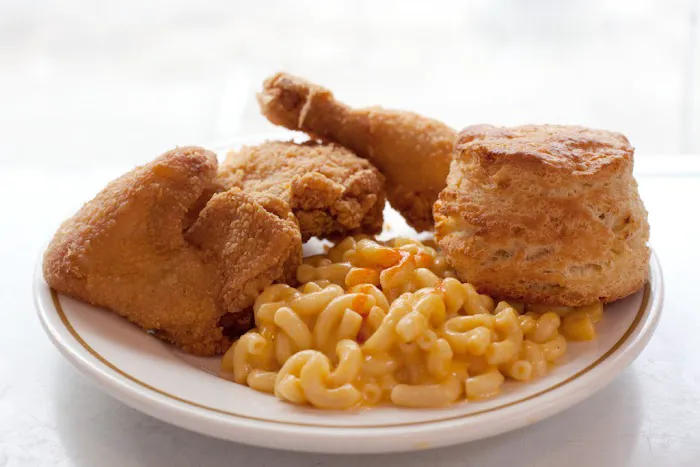 Pies 'n' Thighs Picture 8