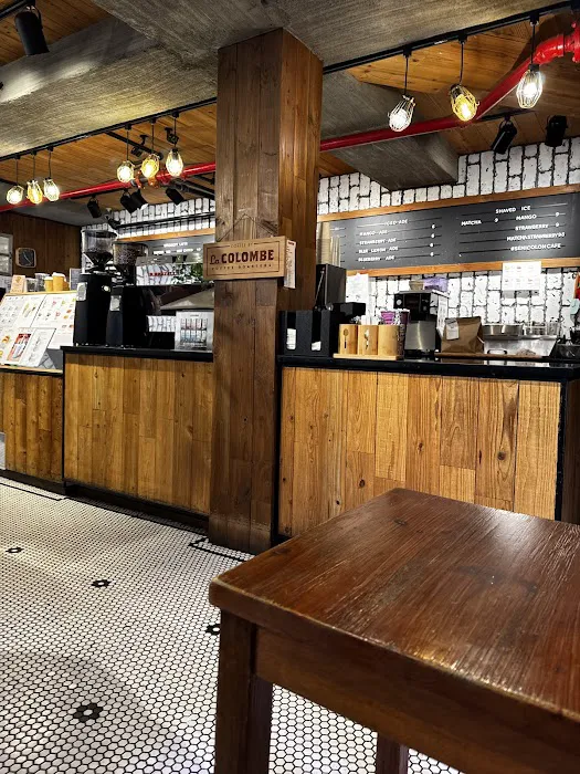 semicolon cafe Picture 9