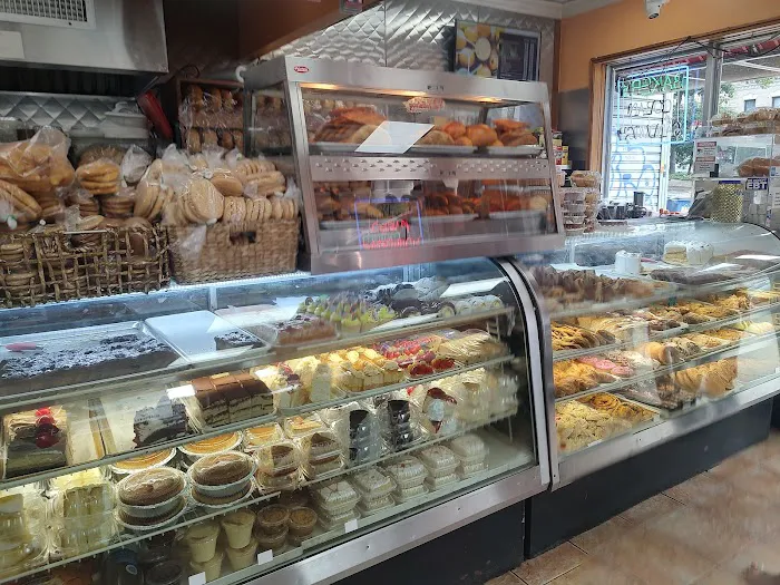 5 Estrellas Bakery Corporation Picture 5