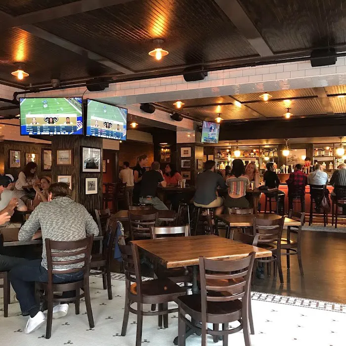 Hilltop Park Alehouse Picture 8
