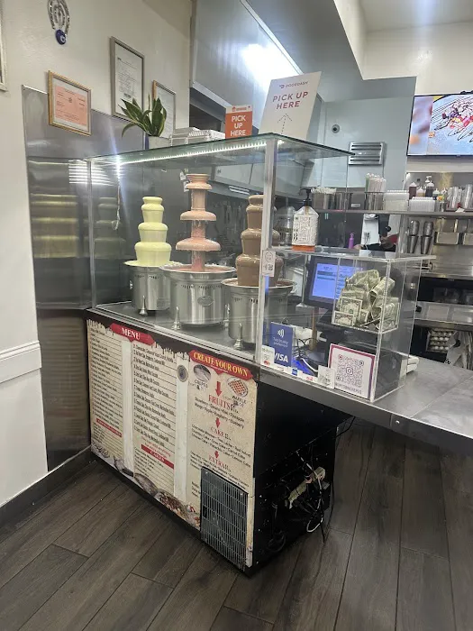 Uptown Crepes II Picture 8