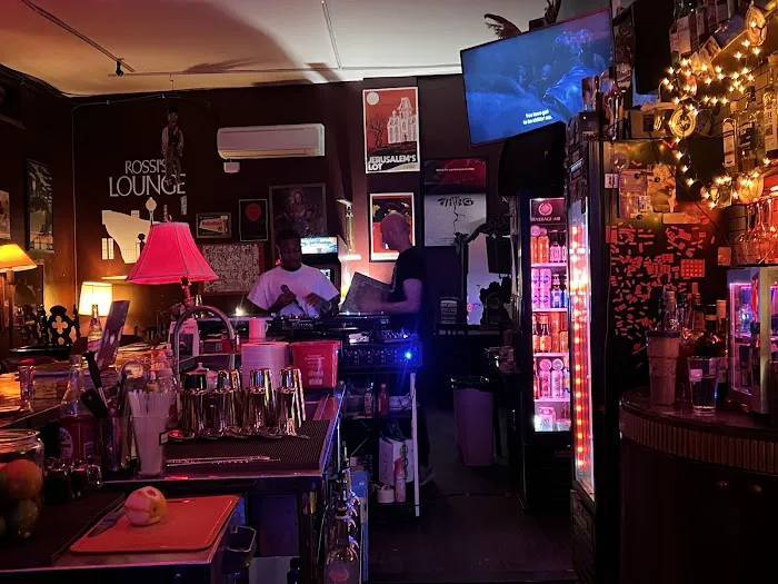 Rossi's Lounge Picture 10