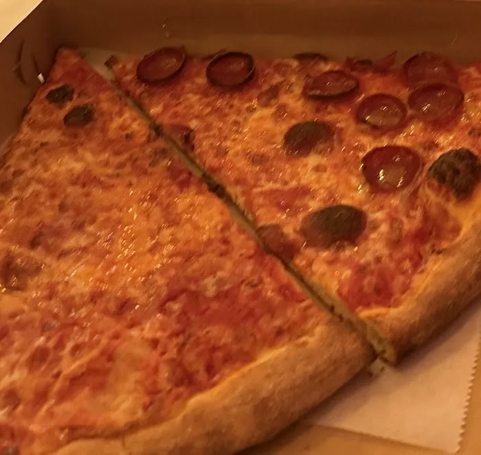 Williamsburg Pizza Union Avenue Picture 9