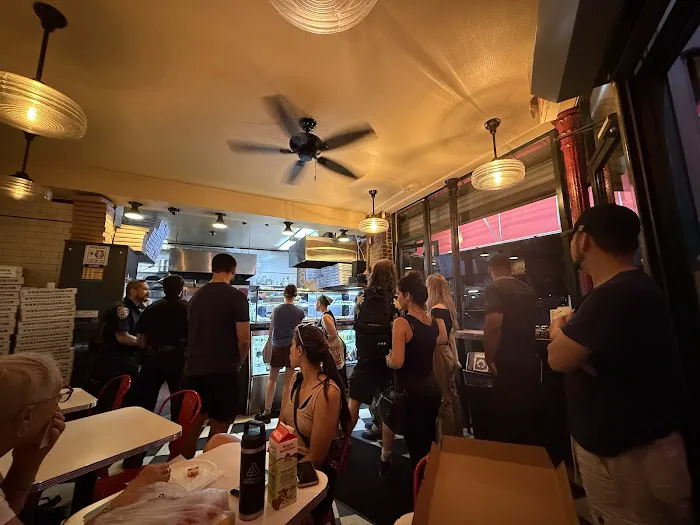 Williamsburg Pizza Union Avenue Picture 7