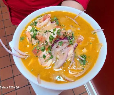 Dinastia Ecuadorian Food 2