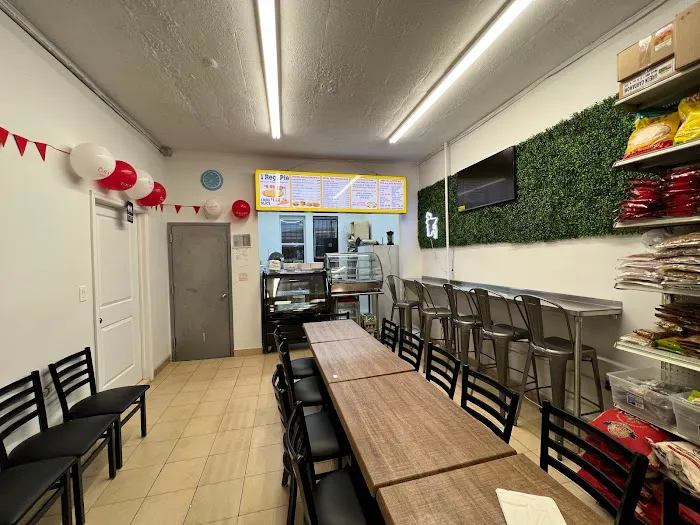 Moon Supermarket & Grill Picture 9