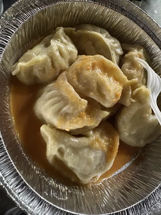 Everest MoMo & More Picture 9