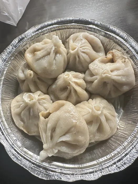 Everest Asian Fusion Food Truck Picture 2