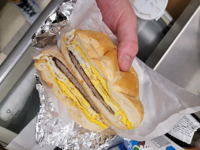 New York Deli Grocery Picture 5