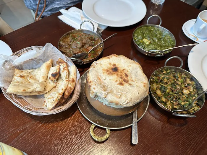 Chef's Mahal-Mannan Restaurant & Grill Picture 2