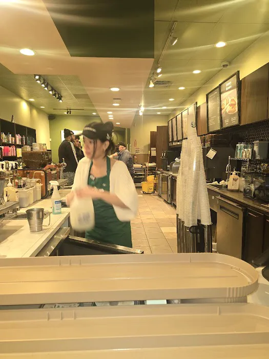 Starbucks Picture 4