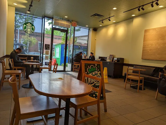 Starbucks Picture 3