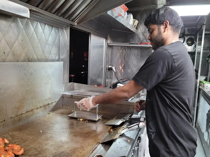 Zaki's Halal Food Truck1 Picture 2