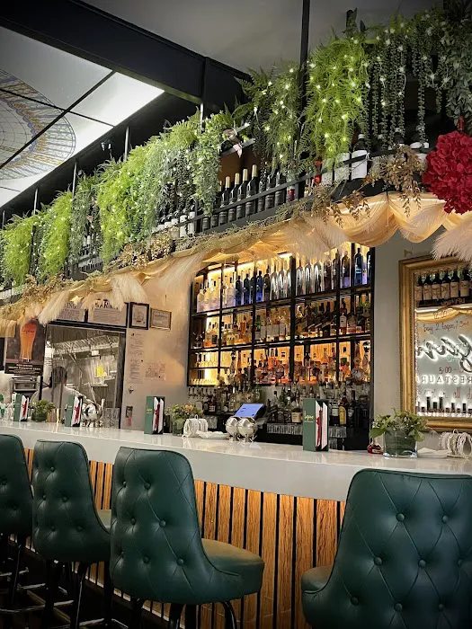 Lagano Bar and Restaurant Picture 9