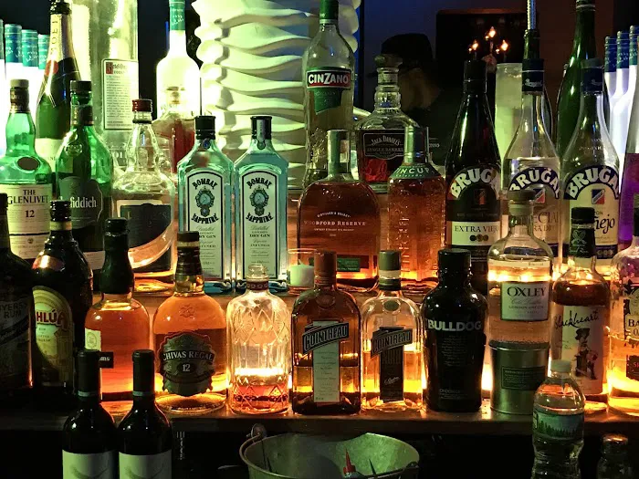 Central Bar Lounge Picture 8