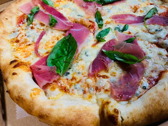 Astoria Family Pizza Picture 5