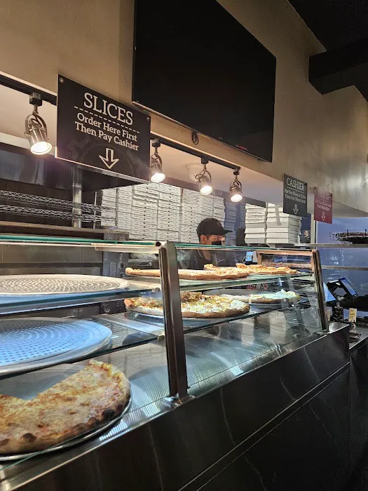 Astoria Pizza Factory Picture 3