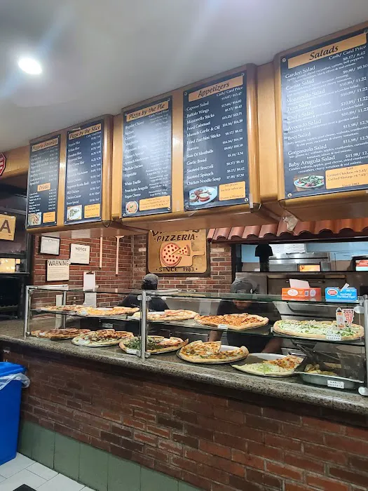 Danny's Pizzeria Picture 3