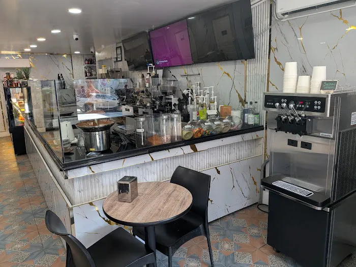 Pacific Palace Cafe Picture 9