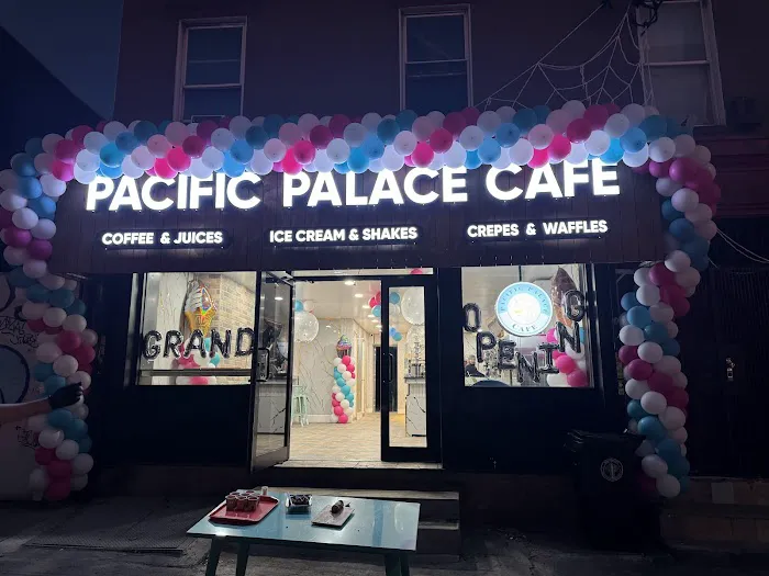 Pacific Palace Cafe Picture 3