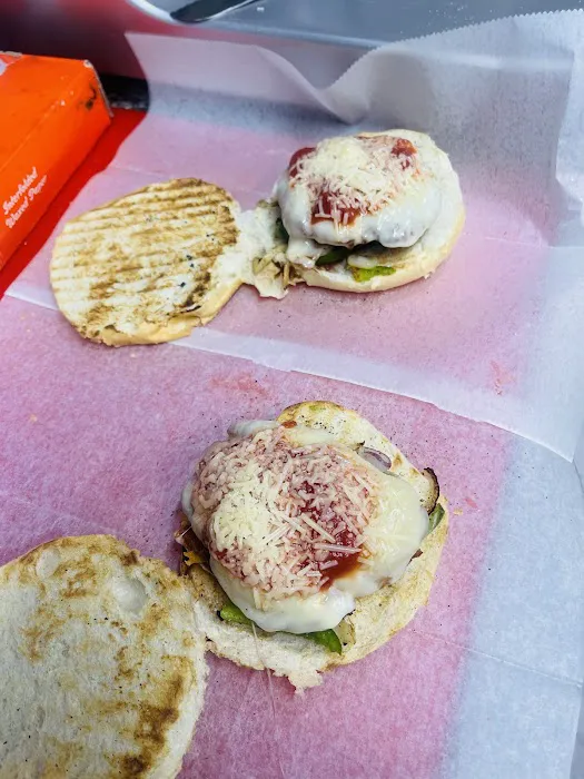 GARDEN GOURMET DELI & GRILL Picture 2