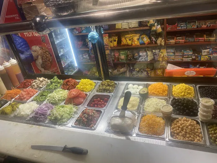 L Stop Gourmet Deli Picture 9