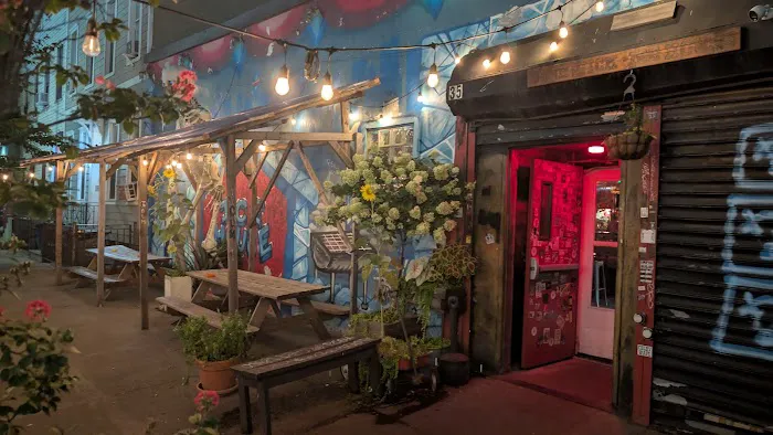 Bushwick Ice House Picture 5