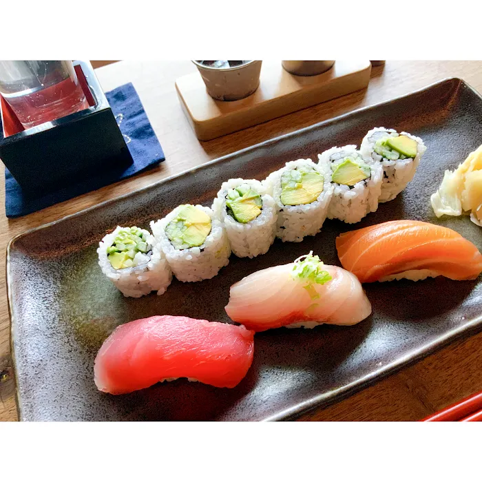 Momo Sushi Shack Picture 9