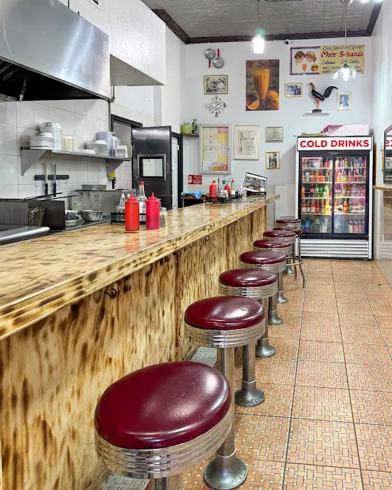 Reben Luncheonette Picture 6
