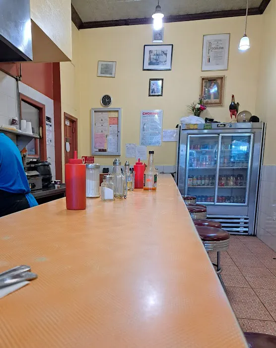 Reben Luncheonette Picture 5