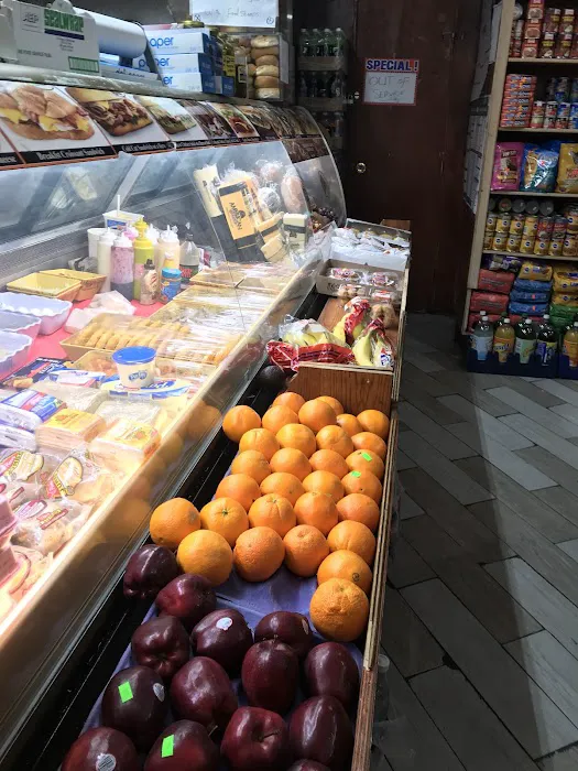 Fifth Deli & Grocery Picture 9