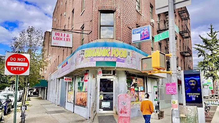 Fifth Deli & Grocery Picture 1
