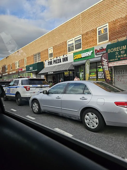 Lanfranco's Pizza Inn Picture 8