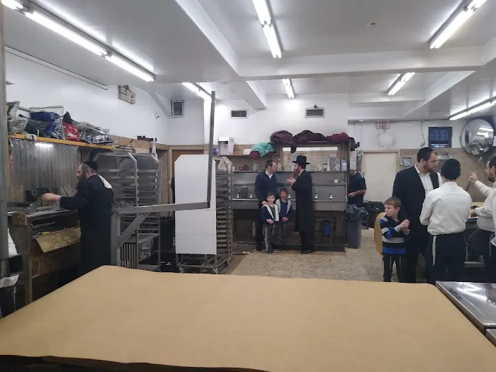 Kehilath Yakov Pupa & Tzehlem Matzo Bakery Picture 3