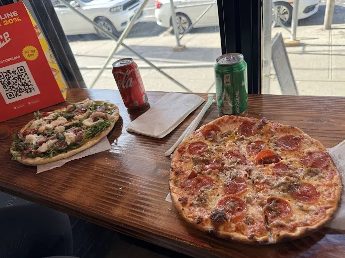 Niccolo Pizzeria Picture 7
