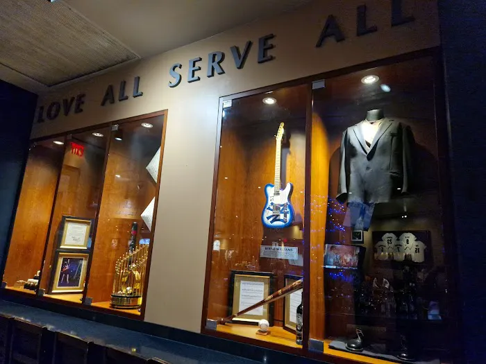 Hard Rock Cafe Picture 4