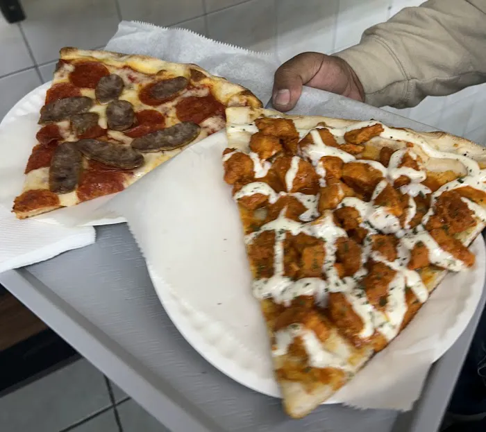 Cozzi Pizza Picture 5