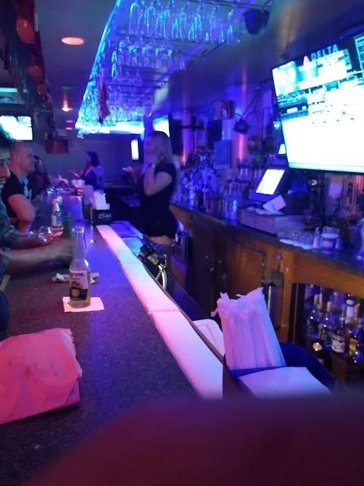 Alfonso's Bar Picture 9
