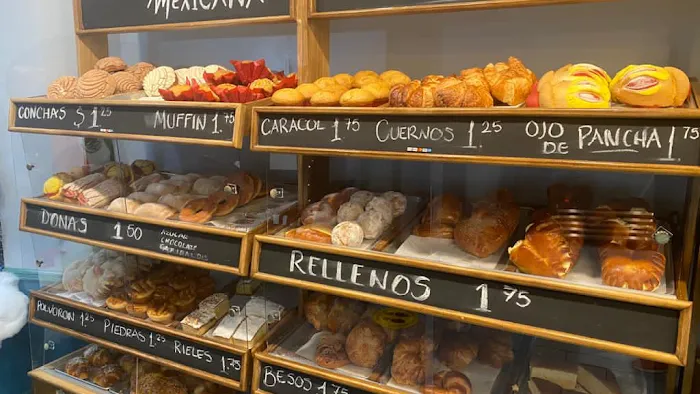 Todo Rico Bakery Picture 9